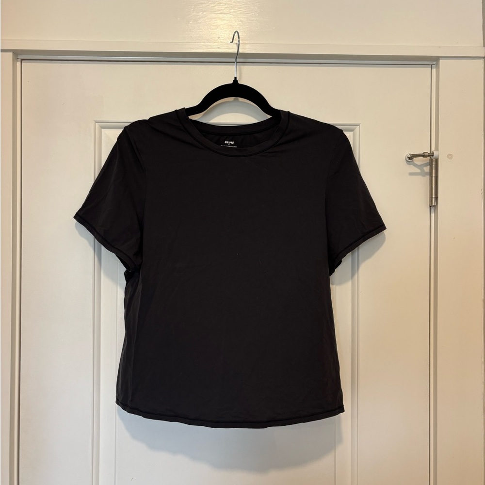 Skims - Black Short Sleeve T-Shirt